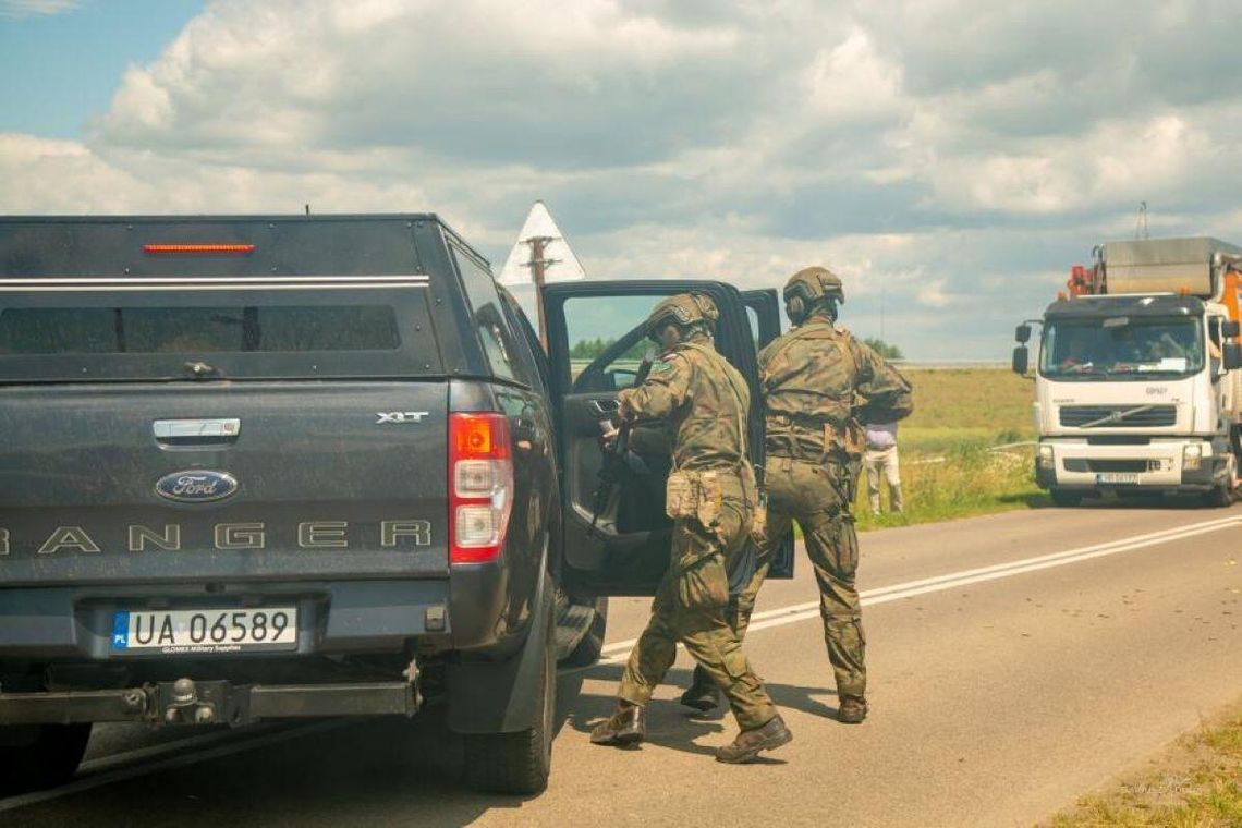 W okolicach Hrubieszowa uszkodzono infrastrukturę elektroenergetyczną – to symulowane rozpoznanie było sygnałem do ćwiczeń, które pozwoliły sprawdzić możliwości usunięcia przyczyn awarii spowodowanej przez dywersantów