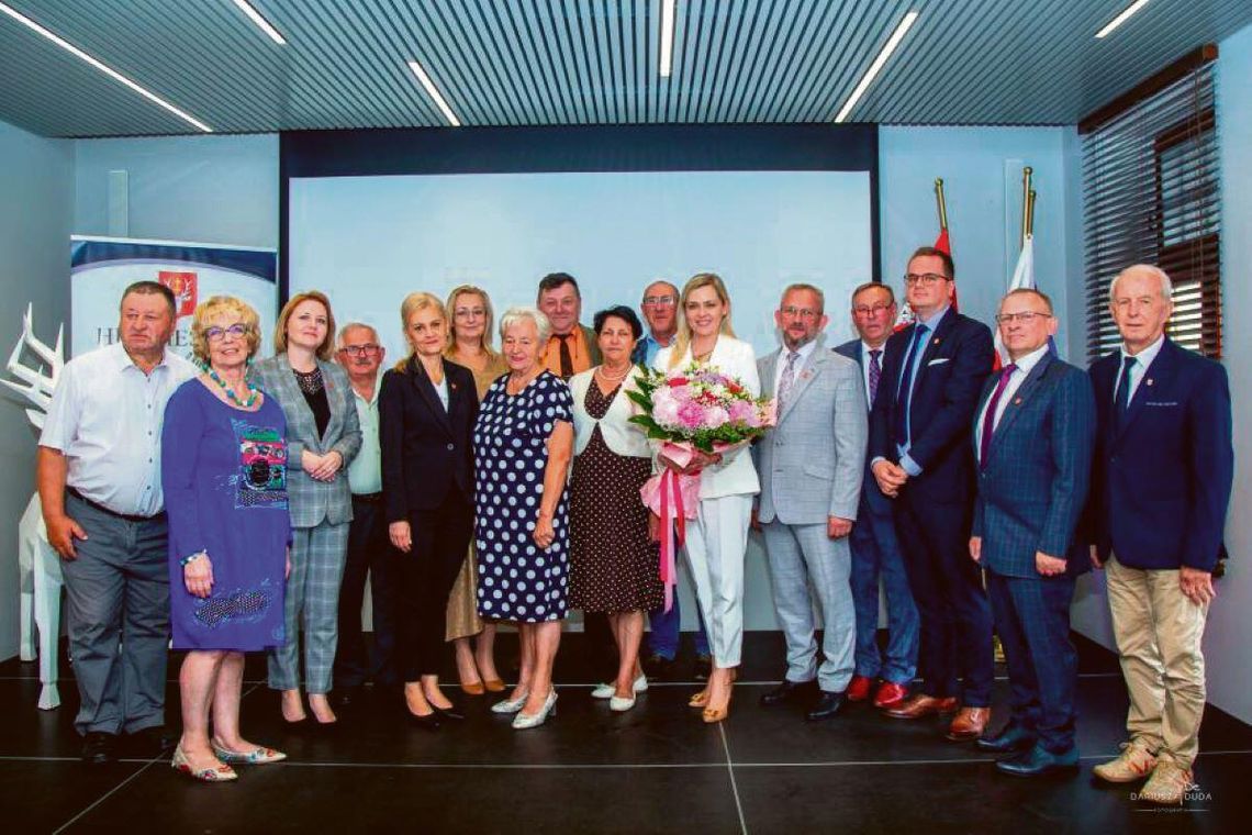 Burmistrz Hrubieszowa otrzymała wotum zaufania i absolutorium, jednak za trzy tygodnie mieszkańcy wezmą udział w referendum w sprawie odwołania jej oraz Rady Miejskiej.