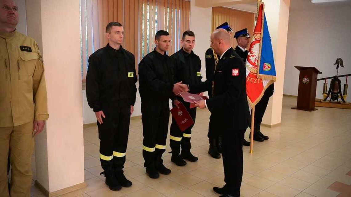 W szeregi hrubieszowskich strażaków zawodowych wstąpili Przemysław Kasztelan, Mateusz Iwicki i Patryk Wiązanka.