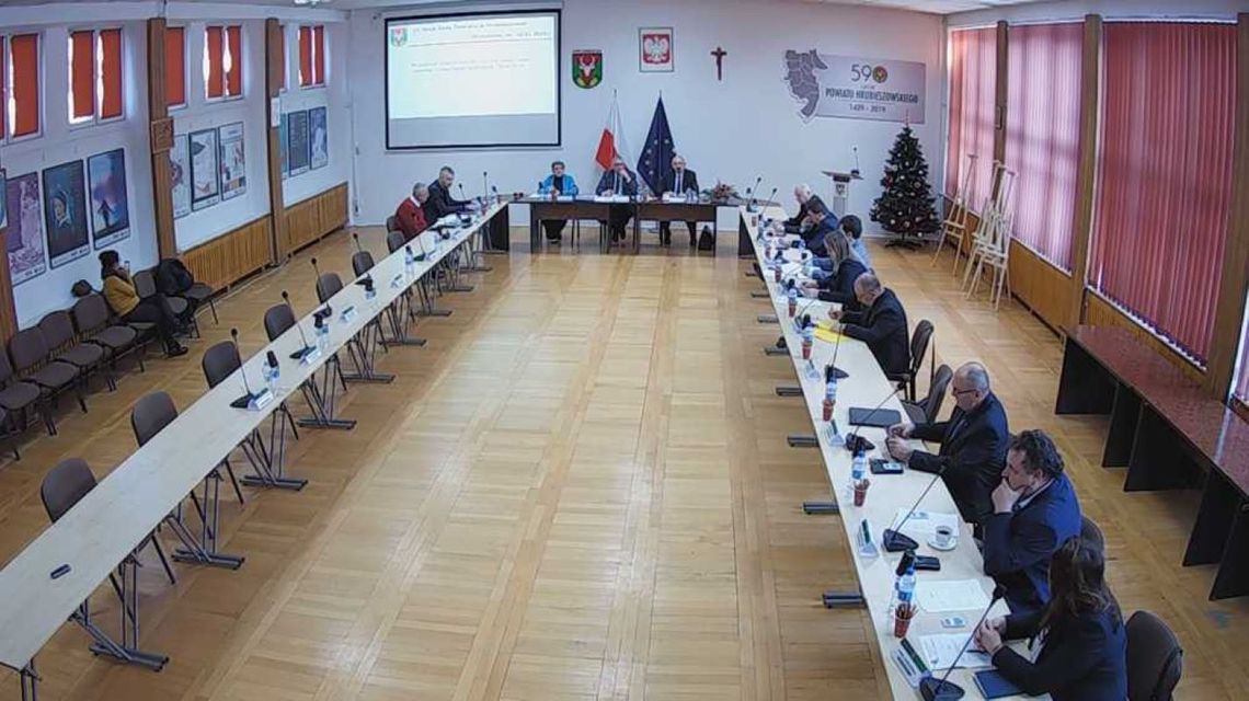 Podczas nadzwyczajnej sesji rady powiatu wybrano nowy skład rady społecznej szpitala w Hrubieszowie.