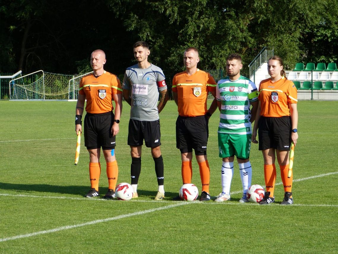 Huczwa Tyszowce w odstępie trzech dni dwa razy grała na własnym stadionie z Sokołem Zwierzyniec.