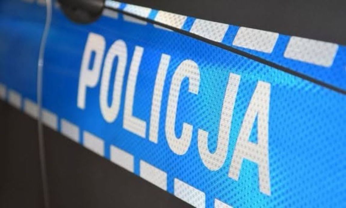 Huk postawił na nogi mieszkańców gminy Turobin. Został gigantyczny krater i szczątki obiektu Potężny huk postawił na nogi mieszkańców gminy Turobin. W miejscowości Tarnawa-Kolonia w powiecie biłgorajskim trwają intensywne działania służb w rejonie upadku niezidentyfikowanego obiektu.