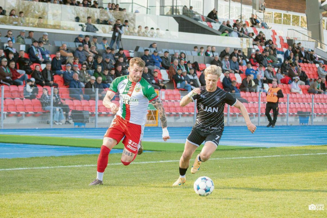 Hetman Zamość odzyskał radość z gry po dwóch kolejnych porażkach. W sobotę na zamojskim stadionie OSiR zespół prowadzony przez trenera Łukasza Gieresza wygrał z Tanwią Majdan Stary 7:0 (3:0).