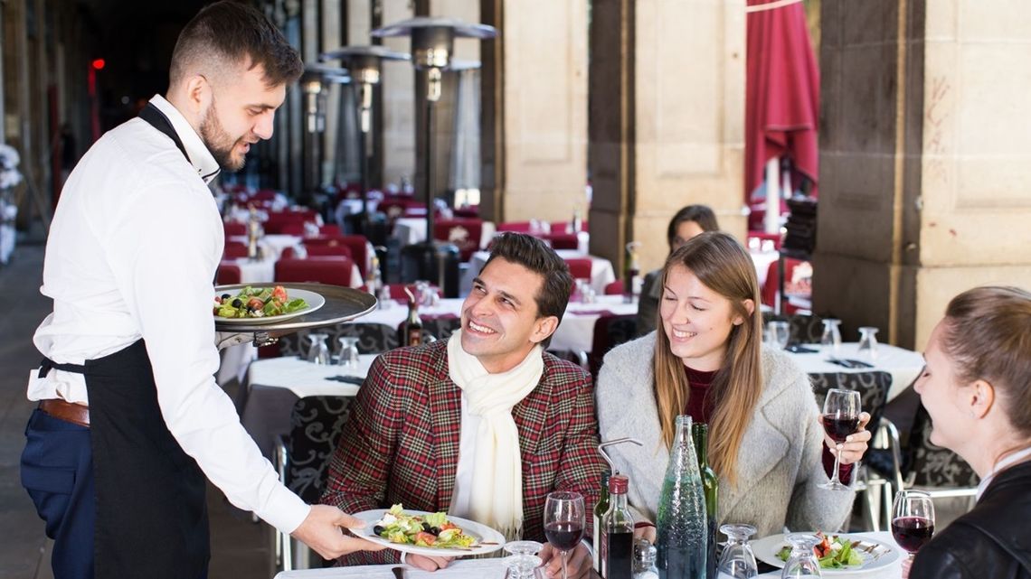 Już 1 lipca wchodzi w życie nowe prawo Unii Europejskiej związane z tzw. dyrektywą plastikową. Zbliża się kres jednorazowych opakowań w restauracjach.