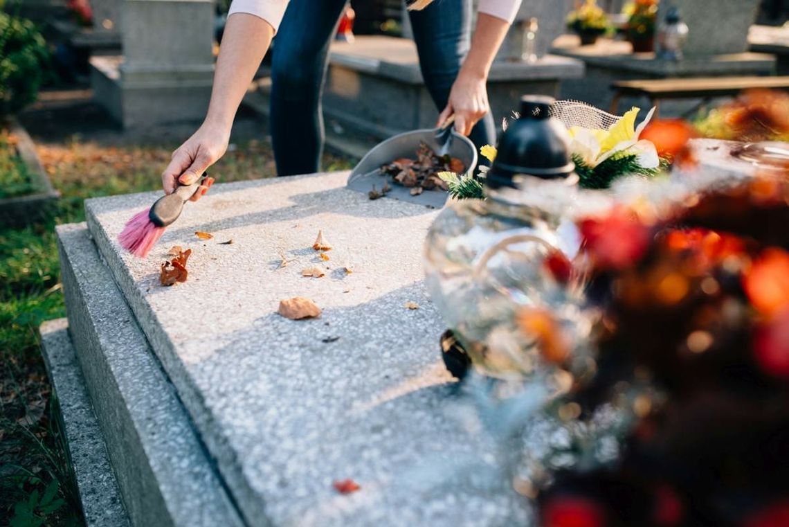 Odpowiednia aplikacja może pomoc znaleźć grób bliskiej osoby.