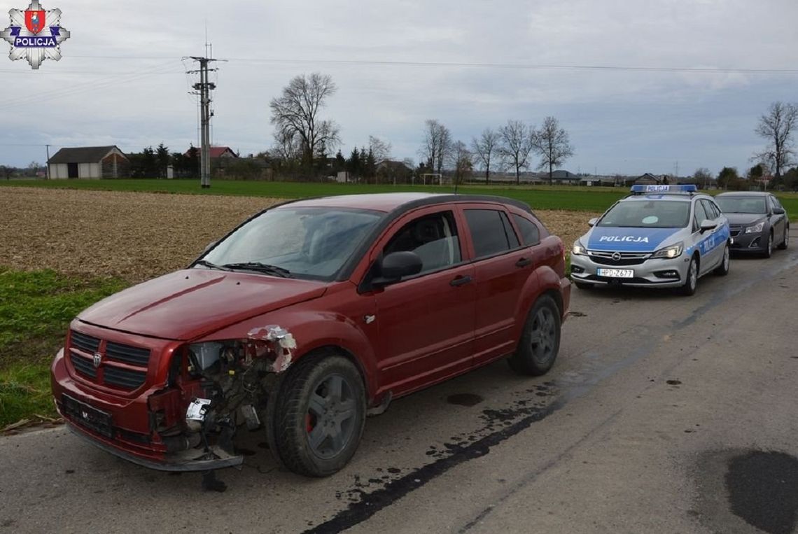 W Jarosławcu 34-latek stracił panowanie nad kierownicą i wjechał w barierę ochronną chodnika.