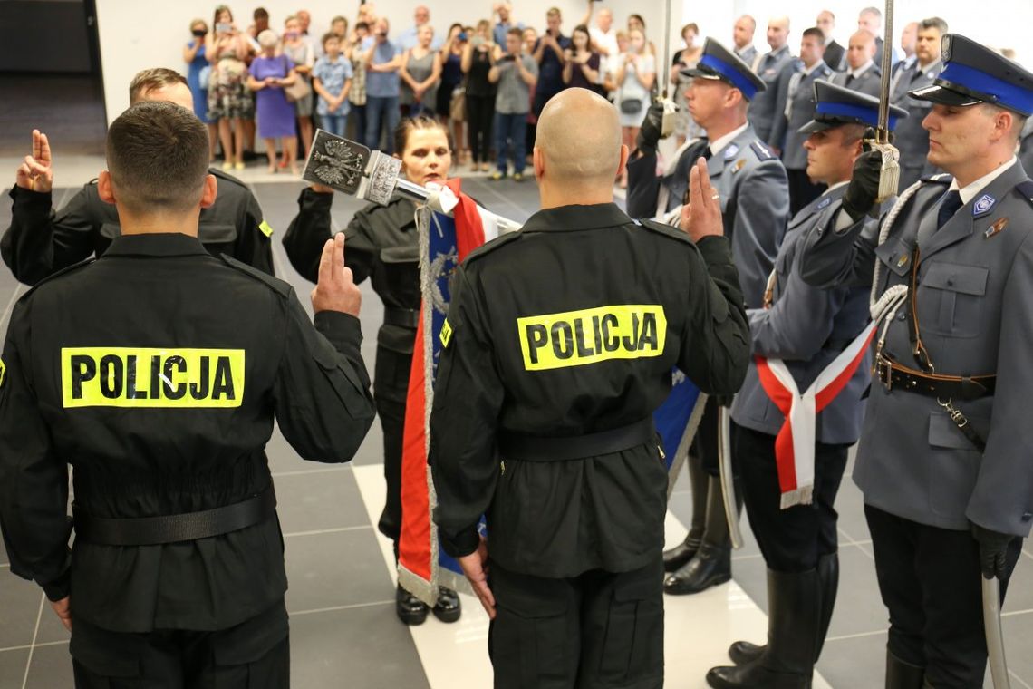 Jest 20 nowych policjantek i policjantów. Będą służyć m.in. w Hrubieszowie i Tomaszowie Lubelskim
