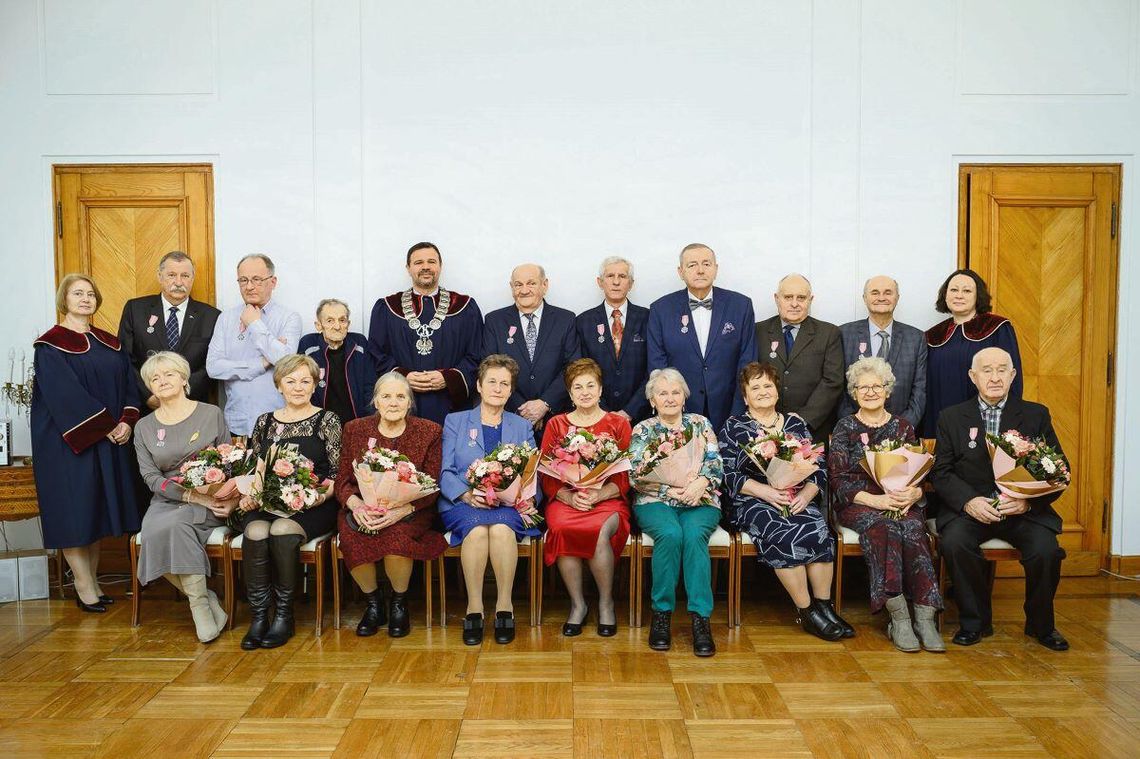 Jubileusz 50-lecia pożycia małżeńskiego świętowało w zamojskim Ratuszu dziewięć par.