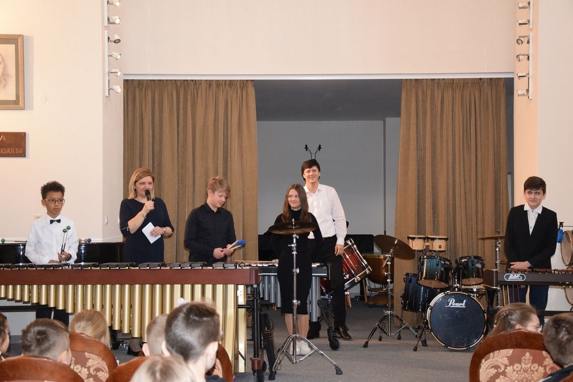 Szkoła muzyczna w Zamościu podejmuje wiele inicjatyw na rzecz miasta i regionu poprzez udział w koncertach, wydarzeniach kulturalnych i imprezach okolicznościowych