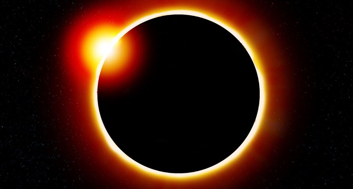 Jutro zaćmienie Księżyca. W Polsce trzeba będzie patrzeć na zachód W piątek nad ranem 28 sierpnia dojdzie do jednego z ciekawszych zjawisk astronomicznych tego roku. Księżyc przejdzie przez cień rzucany przez Ziemię.