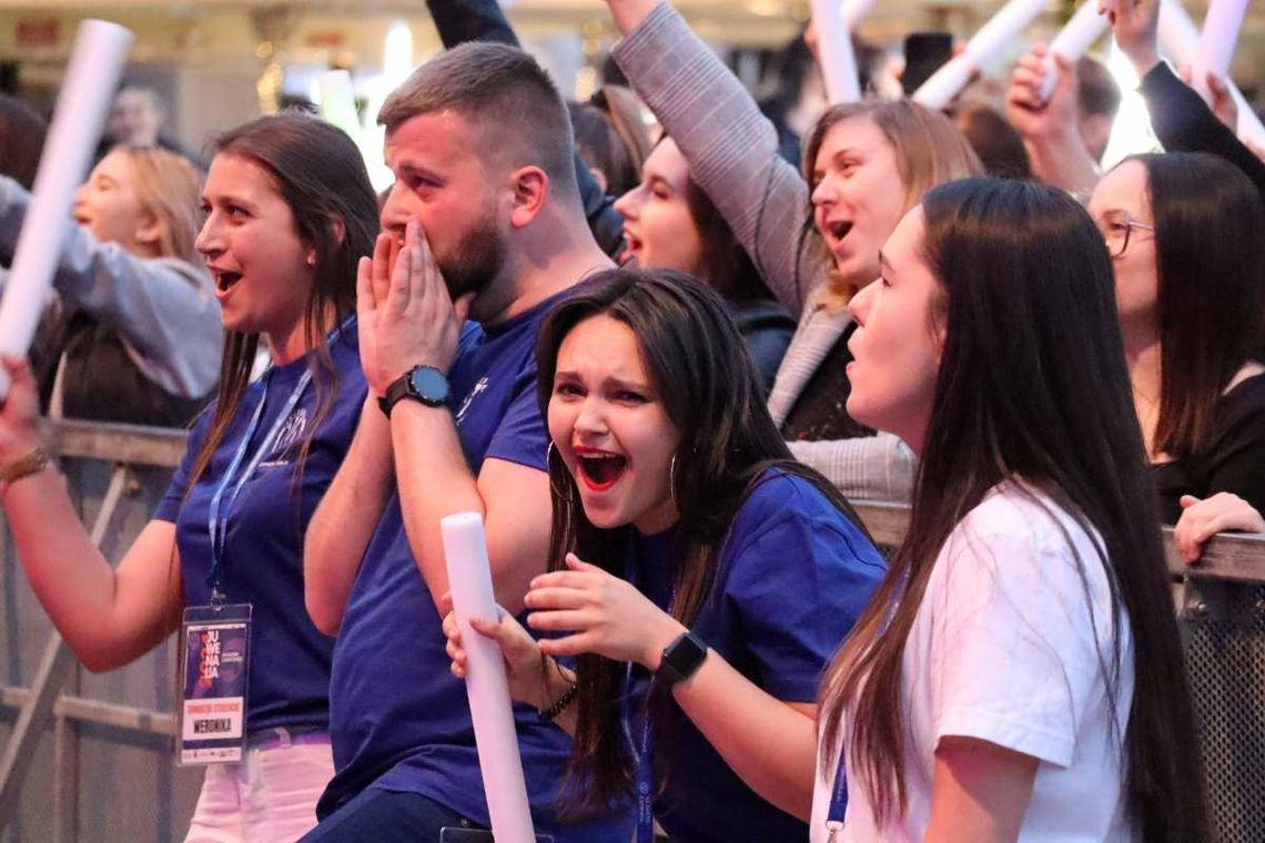 Studenci Akademii Zamojskiej podczas juwenaliów w Zamościu. 10 maja 2024 r.