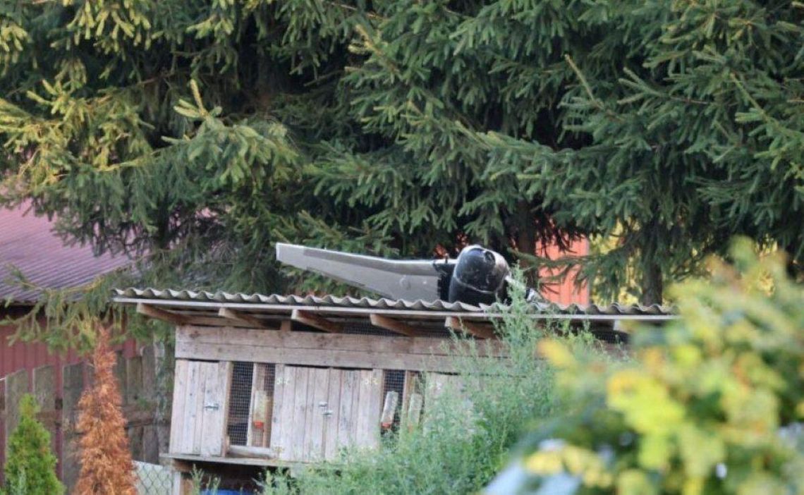 W Bychawce Trzeciej pod Lublinem odnaleziono kolejnego rosyjskiego drona. Maszynę zauważył gospodarz po powrocie z pracy.