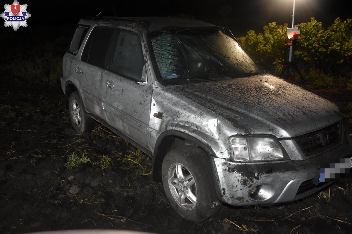 Kalinowice: Dachowanie na polnej drodze, śmierć 43-latka z Zamościa Kalinowice: Dachowanie na polnej drodze, śmierć 43-latka z Zamościa