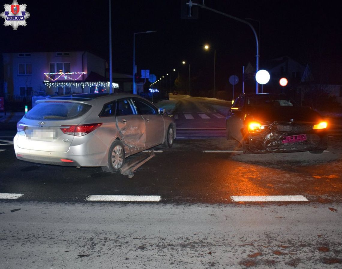 Zderzenie pojazdów na skrzyżowaniu w Kalinowicach.