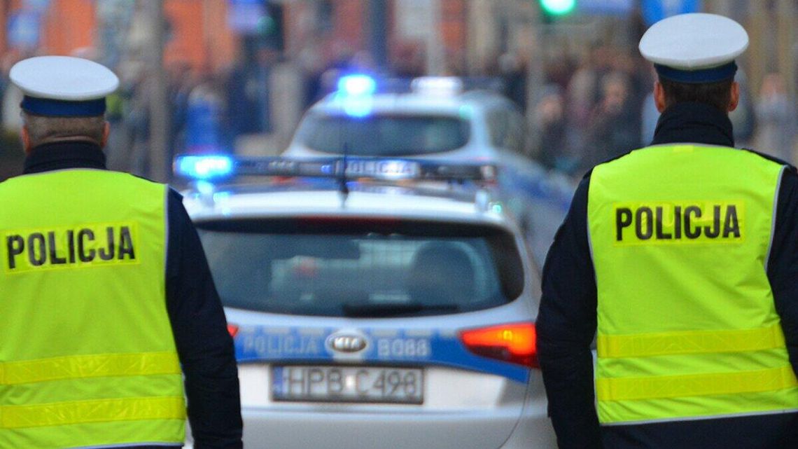 Kierowcy unikają płacenia mandatów. Mają na to swoje sposoby Tak po niedawnym zaostrzeniu przepisów drogowych kierowcy bronią się przed utratą prawa jazdy. I stosują coraz bardziej wyrafinowane metody unikania kar.