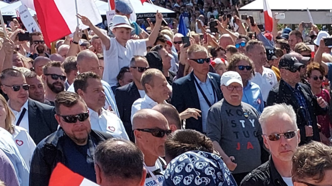 Najnowszy sondaż poparcia partii politycznych ucieszył Koalicję Obywatelską.