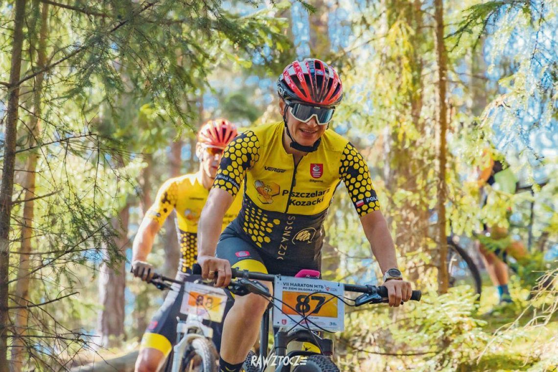 Zawodnik grupy kolarskiej Arsanit Wal Racing Team Tomasz Siewierski z Lublina wygrał siódmą edycję Maratonu MTB Po Ziemi Biłgorajskiej.