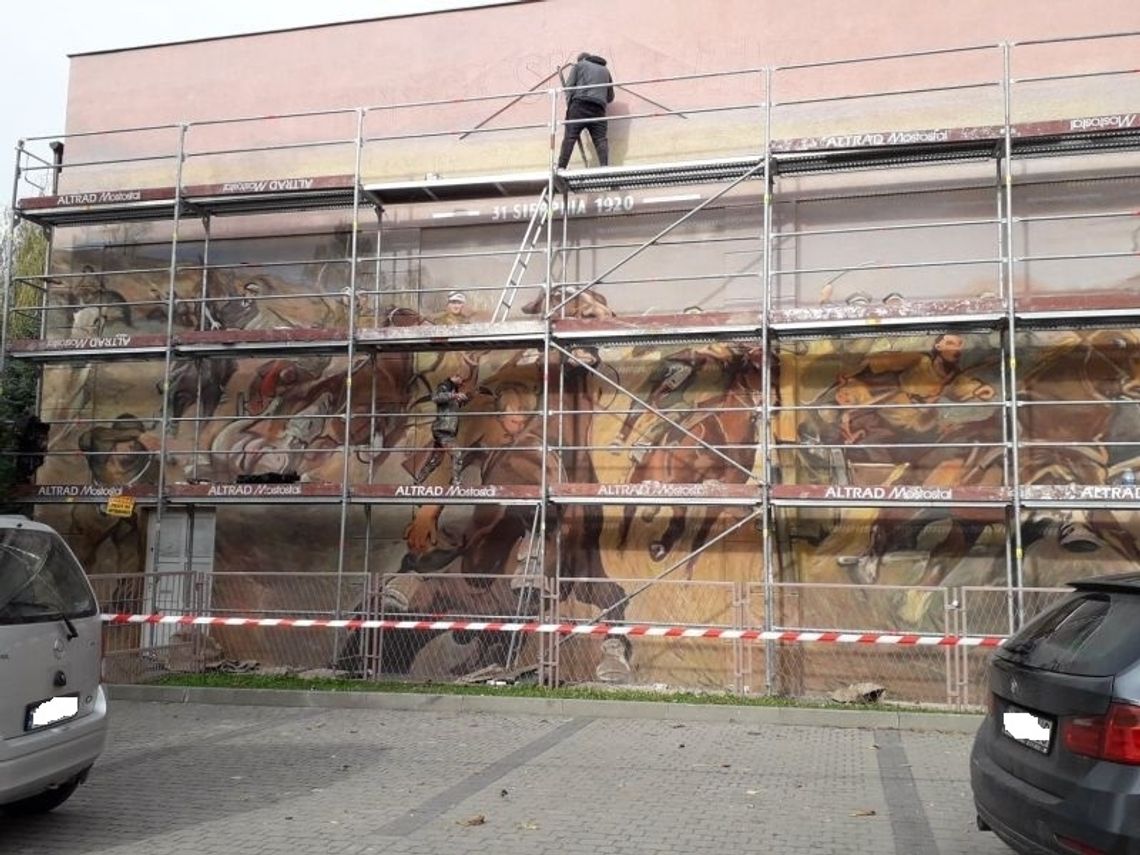 Komarów-Osada: Bitwa na ścianie - mural już gotowy