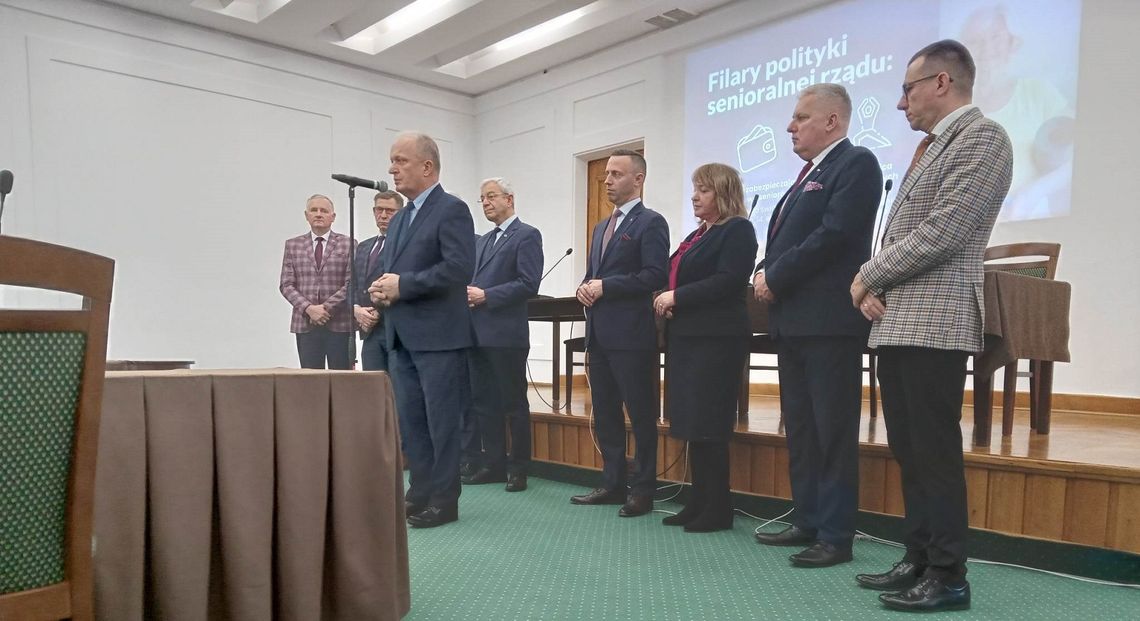 Konferencja zespołu parlamentarno-samorządowego PiS w Zamościu. Przedstawili jak dbają o seniorów