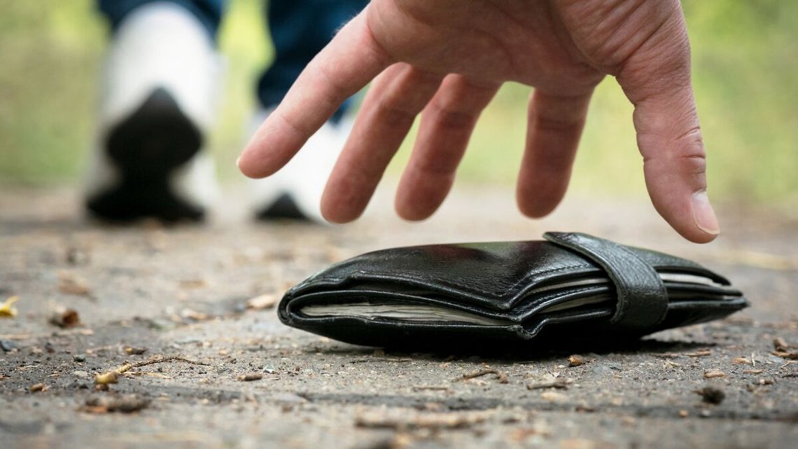 Koniec oddawania drobnych do urzędu. Nowe przepisy o rzeczach znalezionych już obowiązują 19 maja weszły w życie nowe przepisy o rzeczach znalezionych.