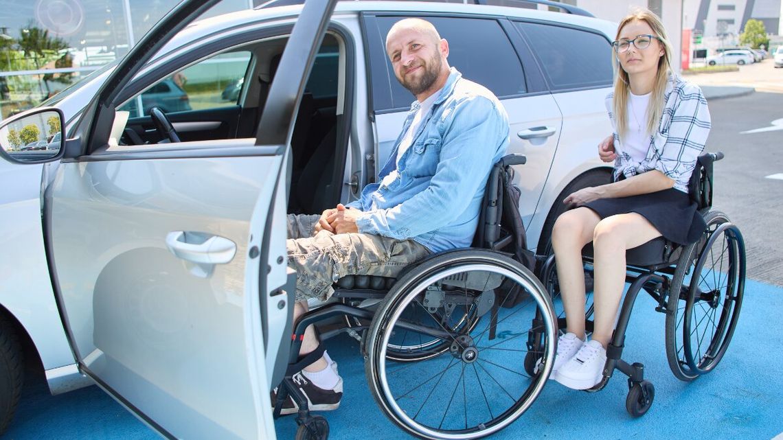 Wniosek o kartę parkingową będzie można złożyć bez konieczności osobistego stawiennictwa w urzędzie, co dla niepełnosprawnych jest dużym ułatwieniem.