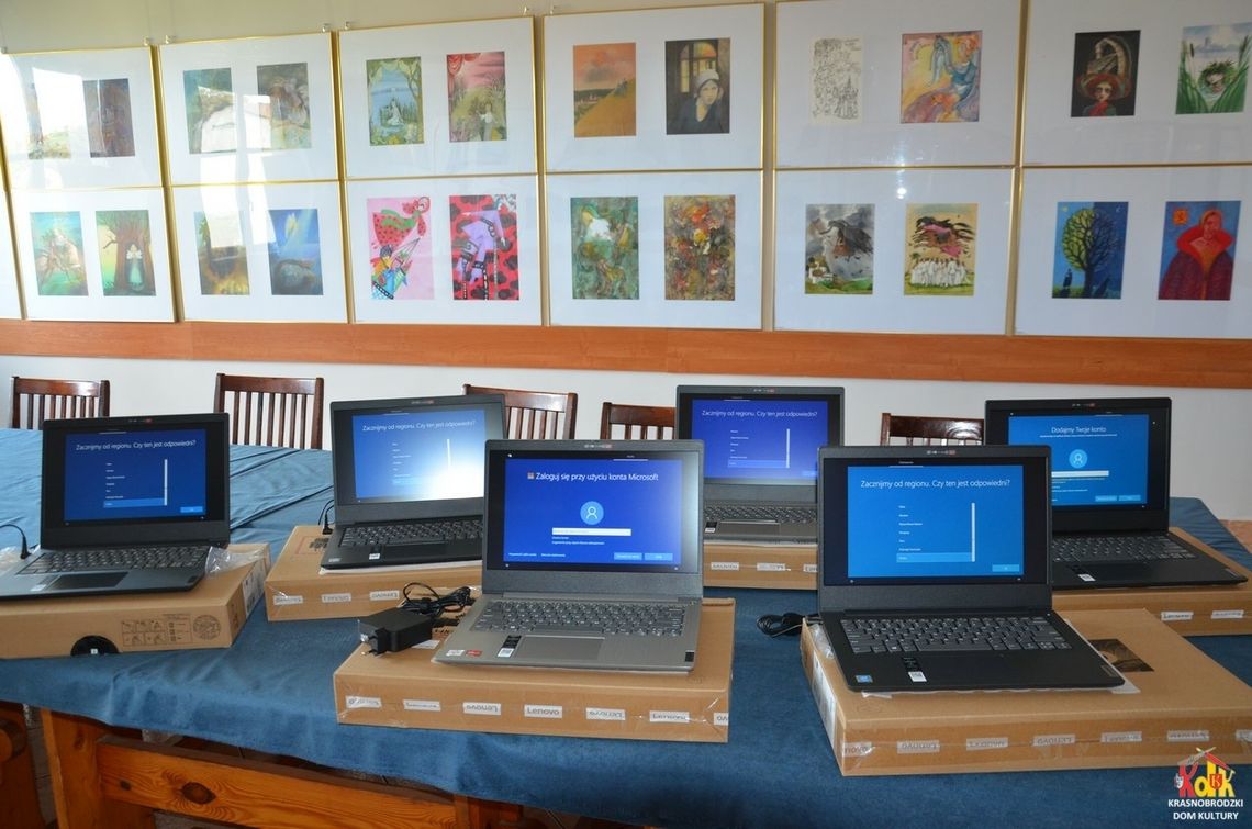 Krasnobród: Dostawa laptopów do KDK