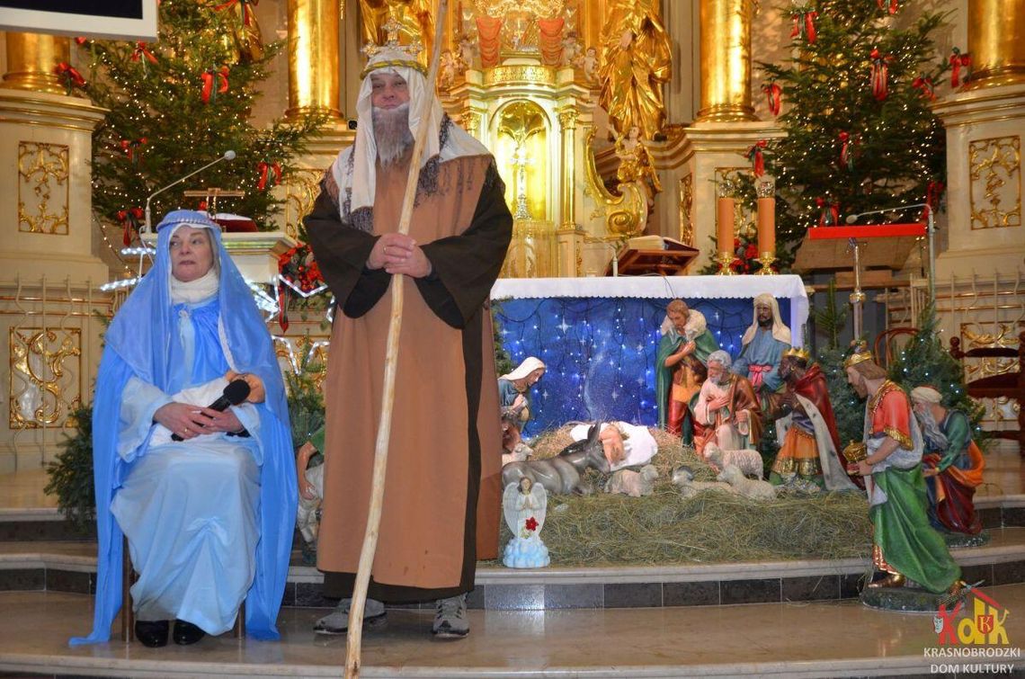 Mieszkańcy Krasnobrodu i okolic tradycyjnie wyruszyli z Placu Siekluckiego w centrum miasta. Zwieńczeniem uroczystości była msza święta.