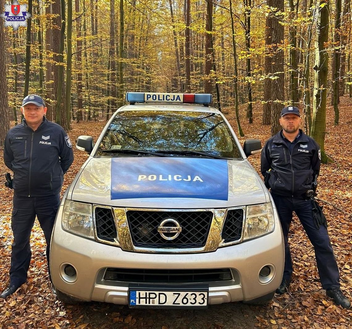 Policjanci z Krasnobrodu odnaleźli w lesie zagubione starsze panie.