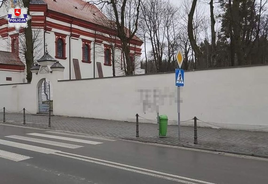 Krasnobród: Wulgarne napisy na murze sanktuarium. 32-latkowi grozi 8 lat więzienia