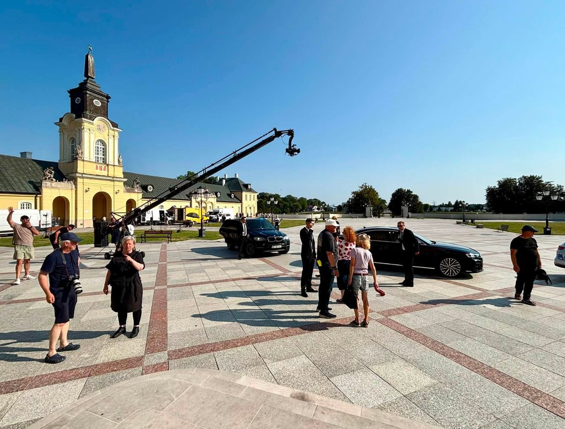 Ekipa „Rancza” w Radzyniu. Pałac Potockich na planie 11. sezonu 3 sierpnia plan filmowy serialu "Ranczo" przeniósł się do Pałacu Potockich w Radzyniu Podlaskim