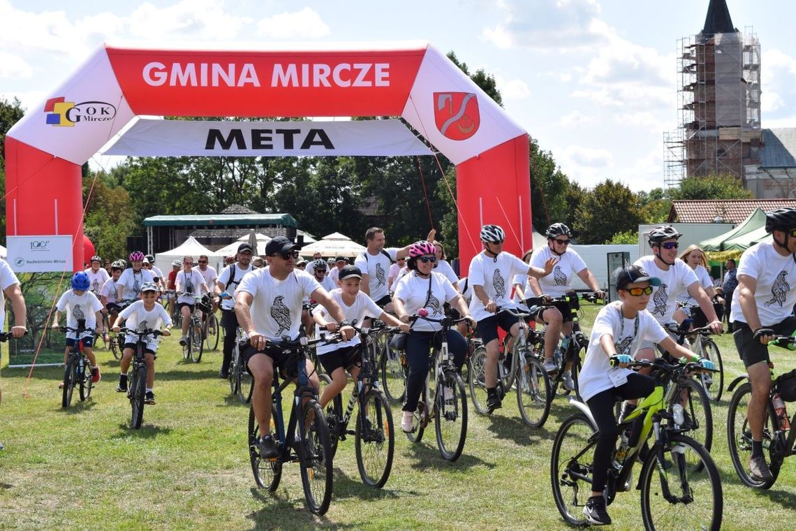 „Nadbużańskim Tropem” na trwałe wpisało się do kalendarza letnich wydarzeń w gminie Mircze. Głównym wydarzeniem imprezy, jak co roku, był rajd rowerowy, a jego uczestnicy „polowali” na dziką przyrodę za pomocą aparatów fotograficznych.