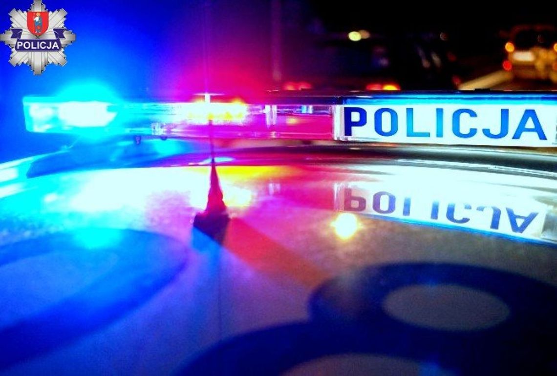 Pijany 21-latek w Łabuniach jeżdżąc audi po parkingu, uszkodził bmw. Uciekł z miejsca zdarzenia i nie zatrzymał się na sygnał policjantów.