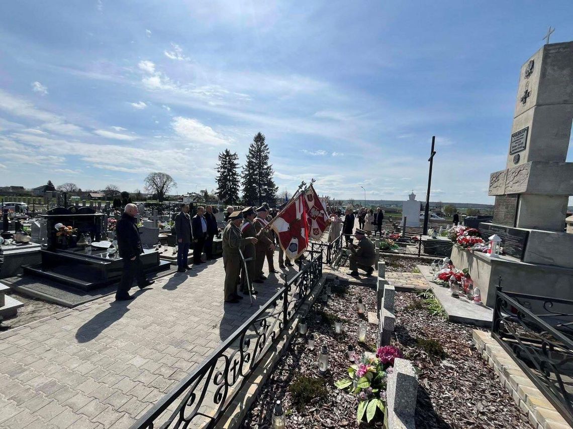 W Łabuniach odbyły się uroczystości patriotyczno-religijne upamiętniające 81. rocznicę śmierci porucznika Edwarda Lachawca, żołnierzy podziemia niepodległościowego oraz ludności cywilnej zamordowanej przez NKWD i UB.