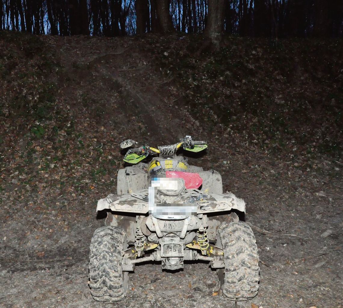 33-latek zjeżdżał quadem ze stromego wzniesienia, pojazd przewrócił się i przygniótł kierowcę. Rannego kierowcę przetransportowano helikopterem do szpitala w Lublinie.