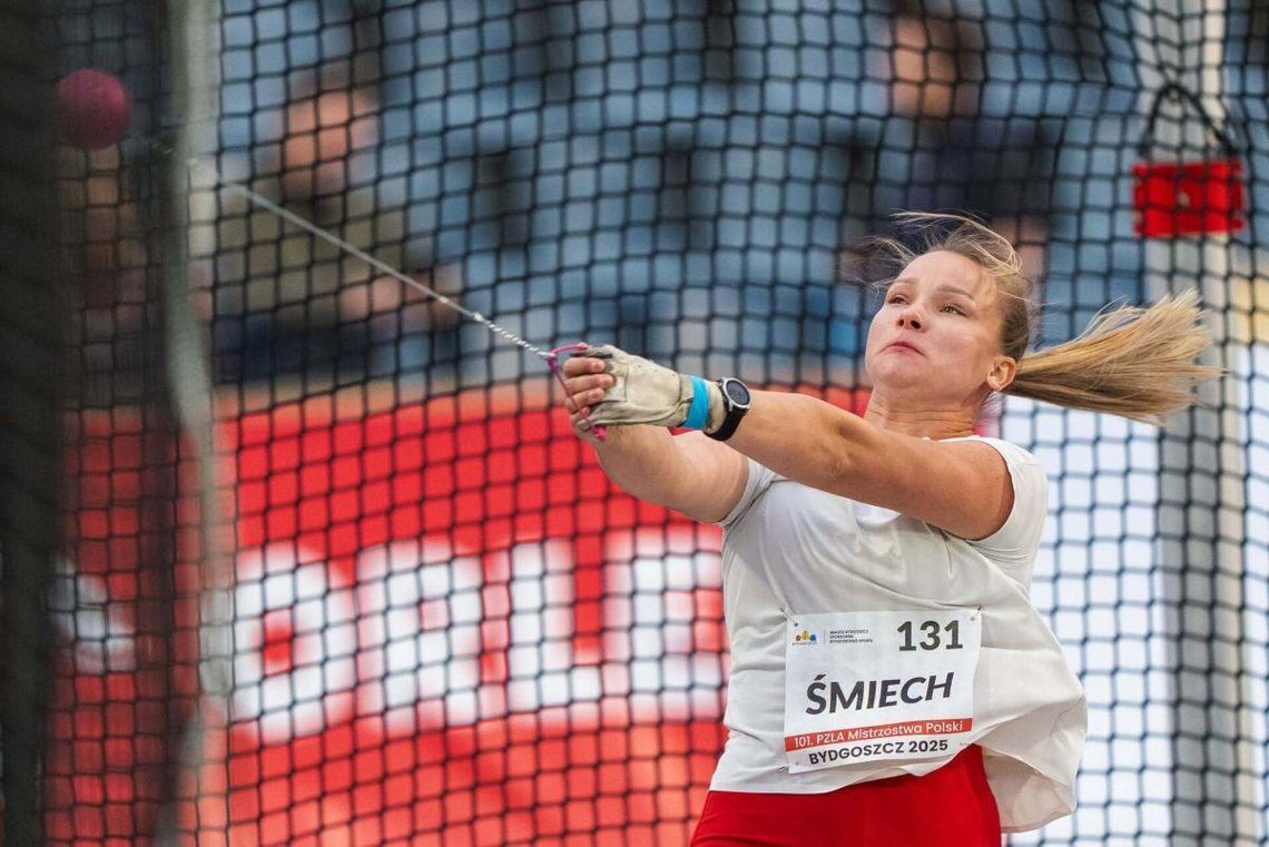 Reprezentantka Agrosu Zamość Aleksandra Śmiech podczas mityngu w Maladze (Hiszpania) w konkursie rzutu młotem uzyskała wynik 70.84, którym wypełniła minimim PZLA na mistrzostwa Europy w Birmingham (Anglia).