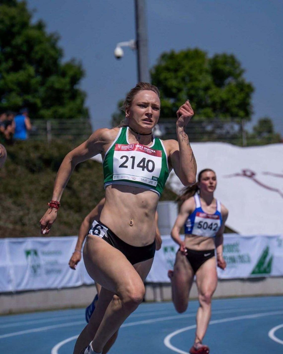 Lekkoatletyka: Sztafeta Tomasovii celuje w złoto i rekord Polski U23 w Krakowie W każdym z trzech poprzednich sezonów Wiktoria Gajosz wywalczyła po trzy medale mistrzostw Polski. W tym roku w Krakowie po raz pierwszy wystartuje w kategorii młodzieżowej U23, ale jeśli nie stanie trzy razy na podium, to będzie to niespodzianka „in minus”. Fot. AZS UMCS Lublin