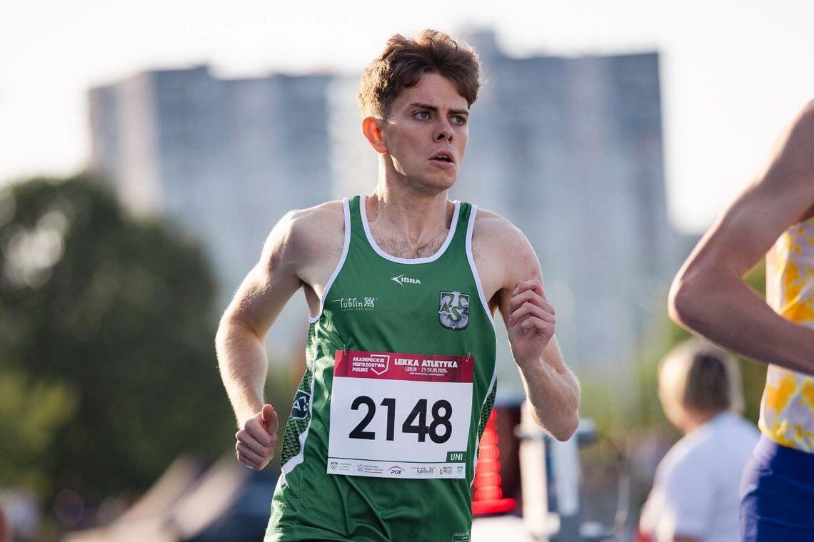 Lekkoatletyka: Wypchnął ojca z czołowej dziesiątki. Bartosz Kitliński złotym medalistą! Bartosz Kitliński zdobył złoty medal Akademickich Mistrzostw Polski.