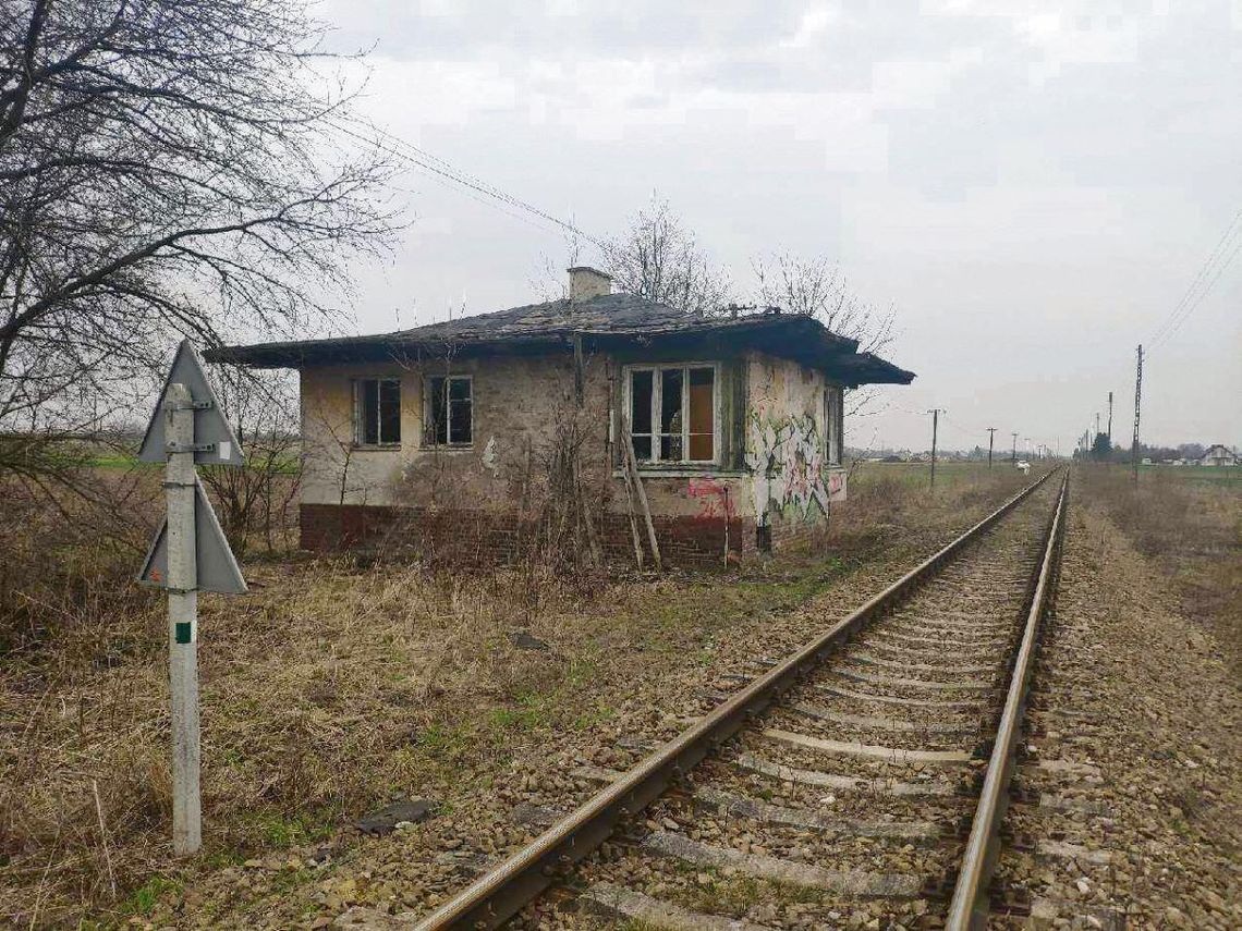 Na początku 1943 r. Włodzimierz Koczułap miał niecałe 42 lata, jego żona była o rok młodsza. Zdzisław miał 14 lat, a Witold – 12. To z tego budynku stacji w Jarosławcu rodzina Koczułapów wyruszyła w swoją ostatnią drogę. Ocalał tylko Witek.