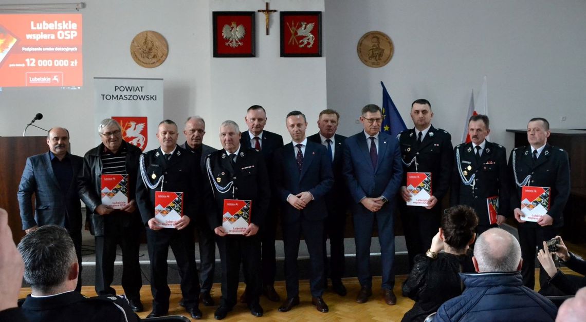 Strażacy z powiatu tomaszowskiego dostaną pieniądze na doposażenie jednostek z programu „Lubelskie wspiera OSP”.