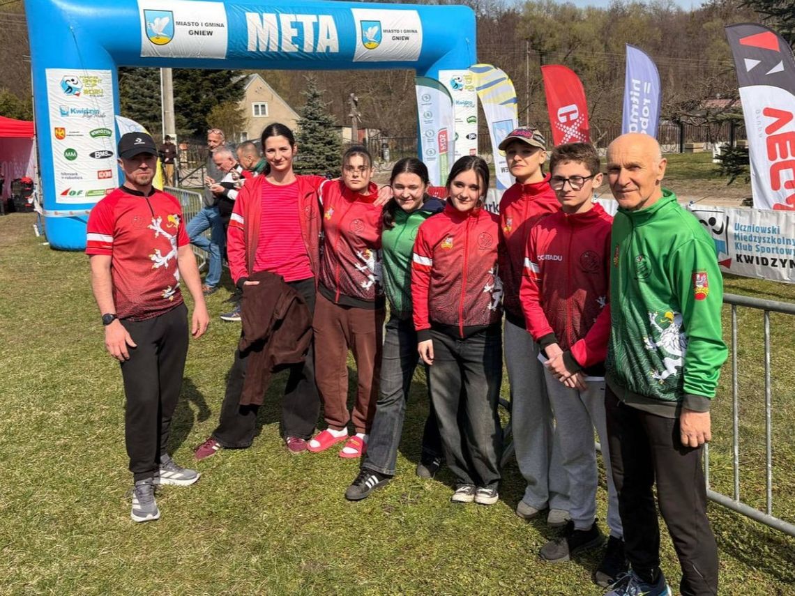 Zawodnicy UKS Azymut Siedliska wystartowali 12 kwietnia 2025 roku w Długodystansowych Mistrzostwach Polski w Biegu na Orientację, rozegranych w miejscowości Opalenie koło Kwidzyna.