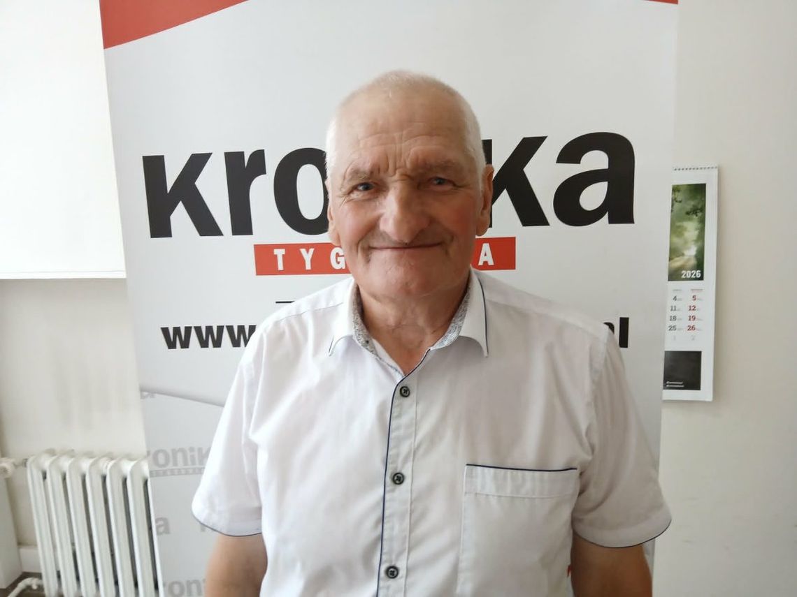 Malinowe i bawole serca. Pan Leonard z Płoskiego przywiózł skosztować pyszne pomidory Malinowe i bawole serca. Pan Leonard z Płoskiego przywiózł skosztować pyszne pomidory