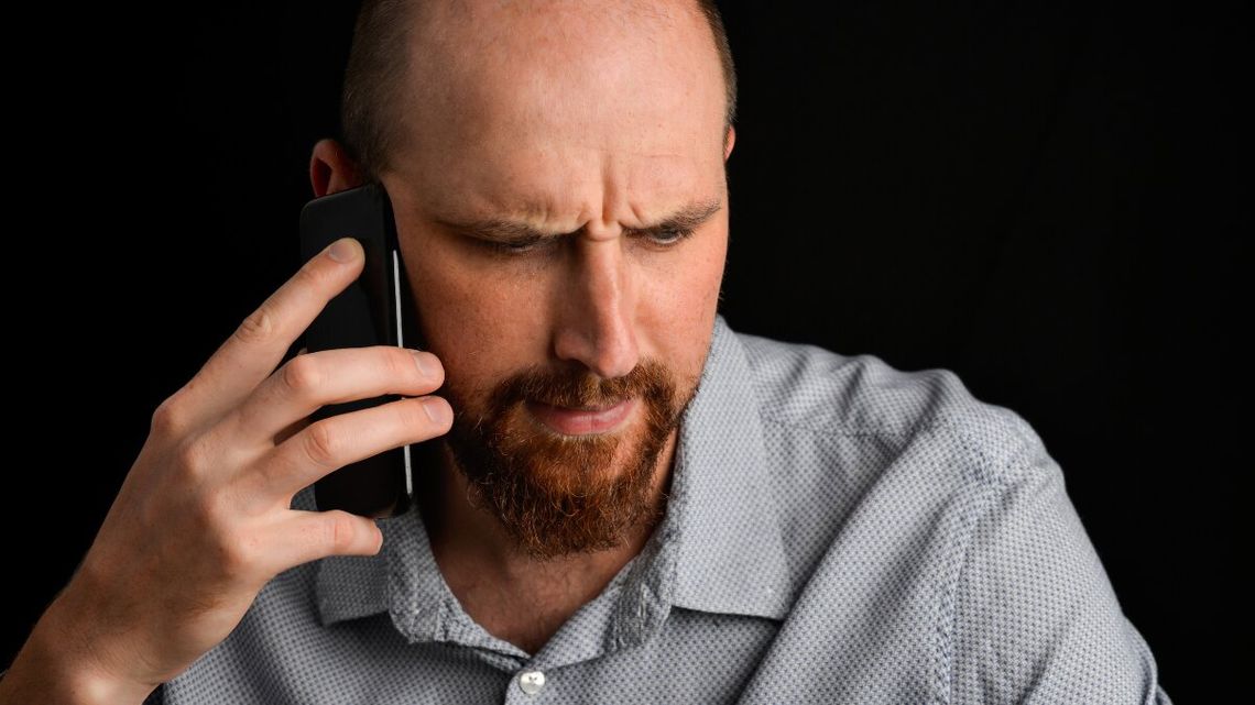 Zwykle dzwoni do nas w nocy lub nad ranem. Specjaliści ostrzegają, żeby bezwiednie nie oddzwaniać, bo może się to skończyć wysokim rachunkiem za telefon.