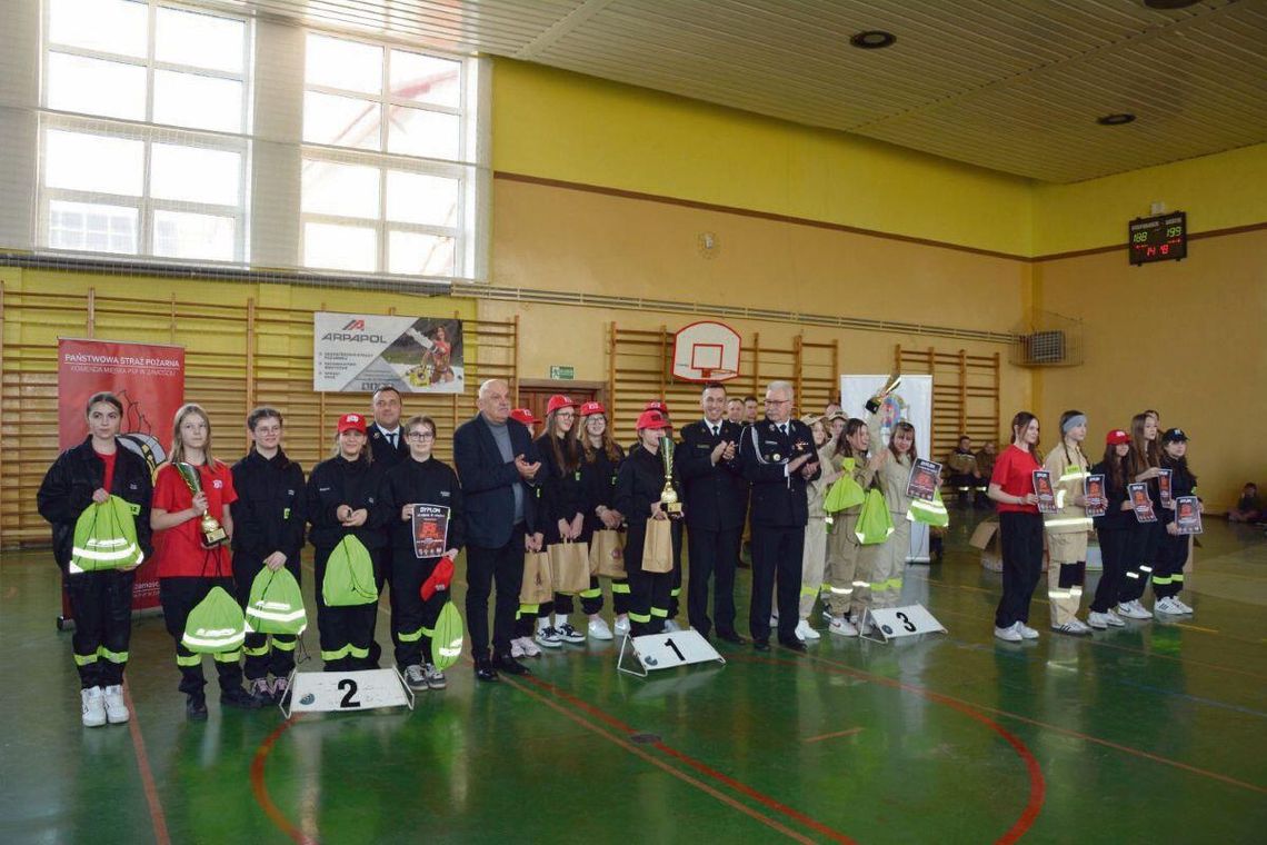 W hali sportowej Szkoły Podstawowej w Miączynie zorganizowano 23 lutego Halowe Młodzieżowe Zawody Sportowo-Pożarnicze dla Młodzieżowych Drużyn Pożarniczych.