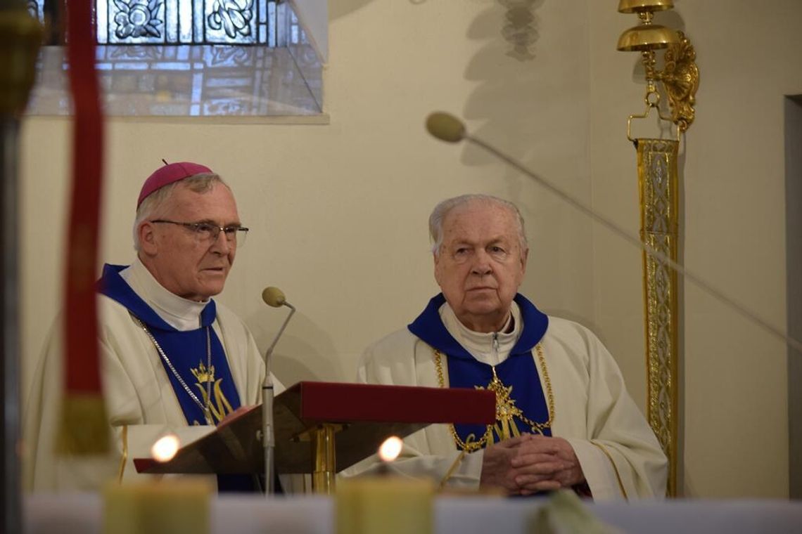 Mszę dziękczynną za 66. lat posługi kapłańskiej i 90. lat życia ks. Kazimierza Korszniewicza odprawił biskup siedlecki ks. Kazimierz Gurda.