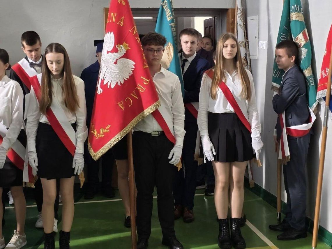 W Tomaszowie Lubelskim zakończyła się szósta edycja Międzyszkolnego Turnieju Pocztów Sztandarowych.