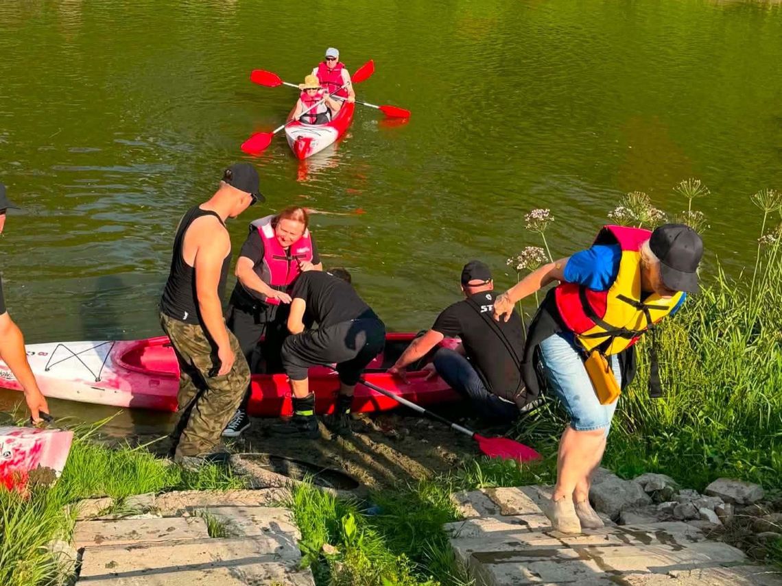 Mieszkańcy sołectw Kosmów i Ślipcze wzięli udział w akcji sprzątania brzegów Bugu Akcja „Czysty Bug – wspólne działania Gminy Drohiczyn i Dobrotvir na rzecz ochrony różnorodności biologicznej Doliny Bugu”.