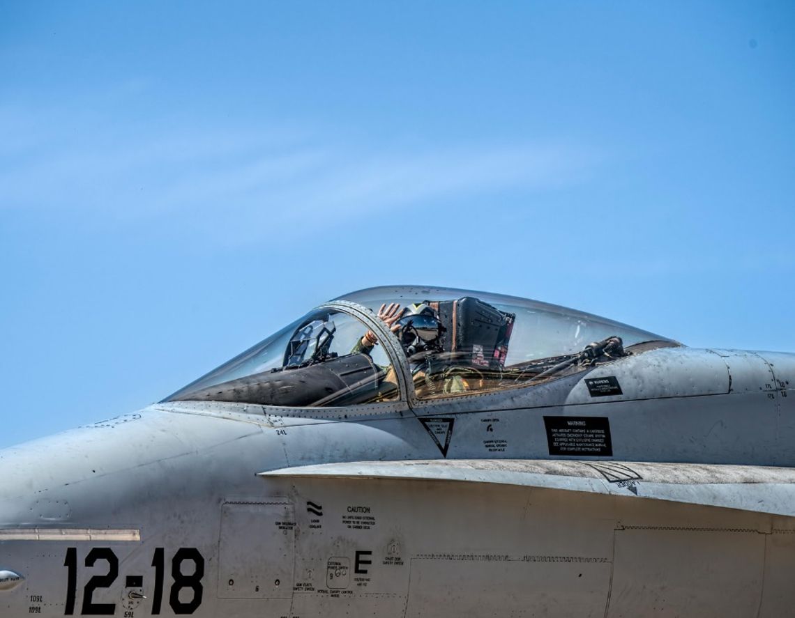Polskie Siły Powietrzne mają obecnie 47 myśliwców F-16, ale według ustaleń „Rzeczpospolitej” liczba wyszkolonych pilotów tych maszyn wynosi zaledwie około 40.