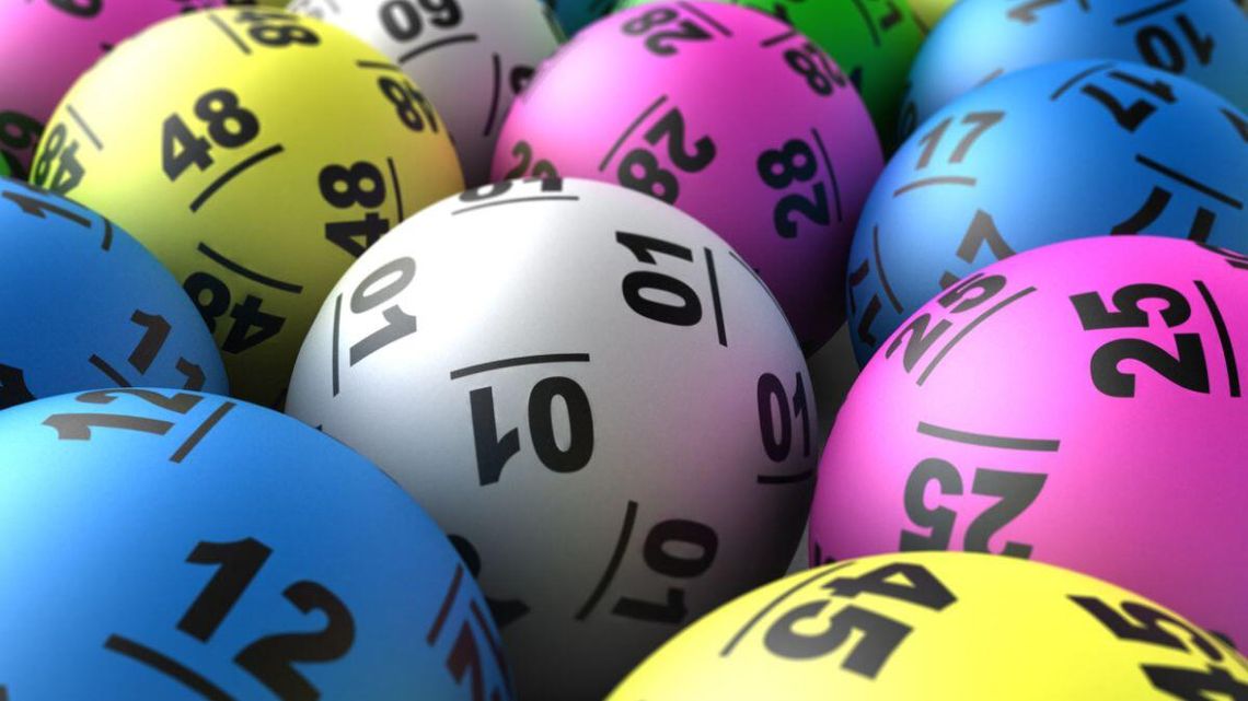 Miliony podrożeją. Los Lotto już nie za 3 zł. Wygrane także w górę Tylko do 30 września jeden zakład gry Lotto będzie kosztował 3 złote. Potem czeka nas podwyżka.