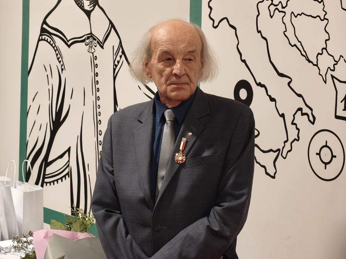 Mirosław Chmiel odznaczony za 50 lat dokumentowania Zamościa i Zamojszczyzny Mirosław Chmiel od blisko 50 lat dokumentuje życie Zamościa i Zamojszczyzny.