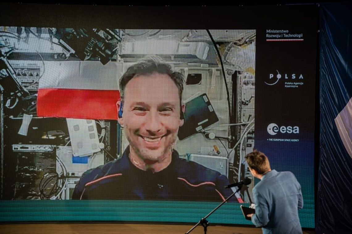 Misja „Powrót”. Sławosz Uznański-Wiśniewski wraca na Ziemię Misja „Powrót”. Sławosz Uznański-Wiśniewski wraca na Ziemię